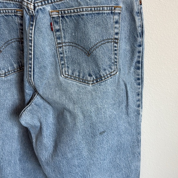 Levis 550 Faded Light Wash Vintage Jeans 34x32" Size 16L - Picture 4 of 6